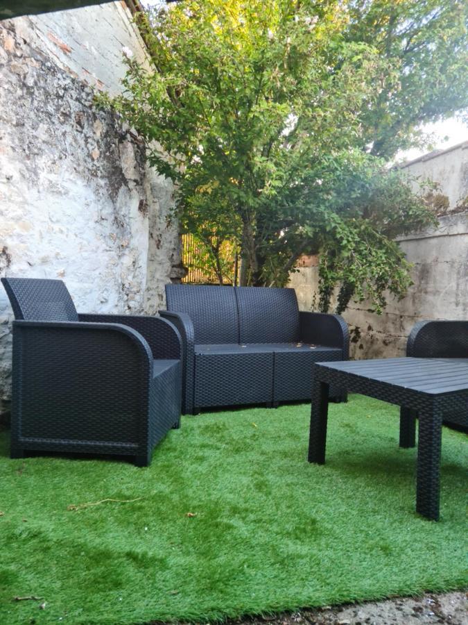 Logement entier situé à Taponnat Fleurignac. Extérieur photo